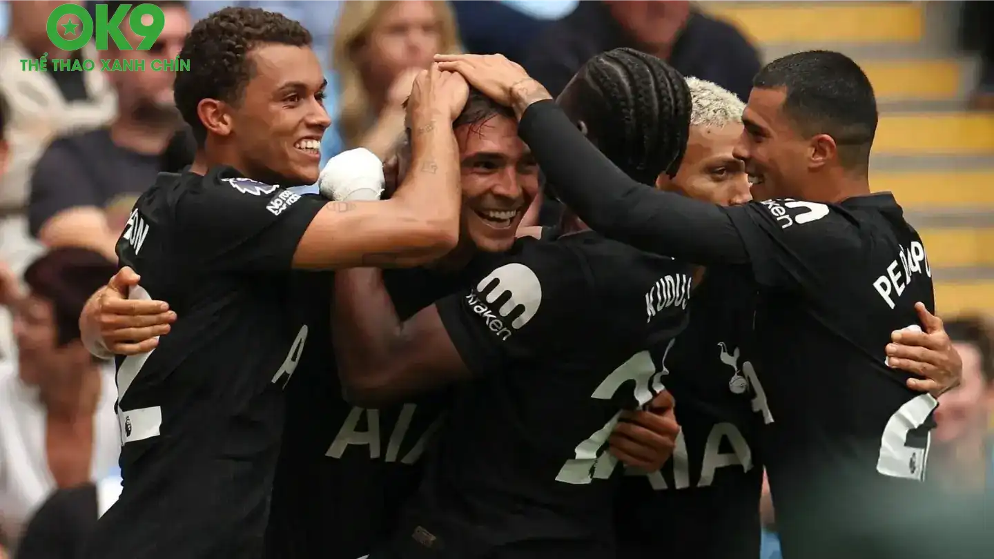 Tottenham hạ gục cựu vương Man City ngay tại Etihad (Ảnh: GOAL) Tottenham hạ gục cựu vương Man City ngay tại Etihad (Ảnh: GOAL)