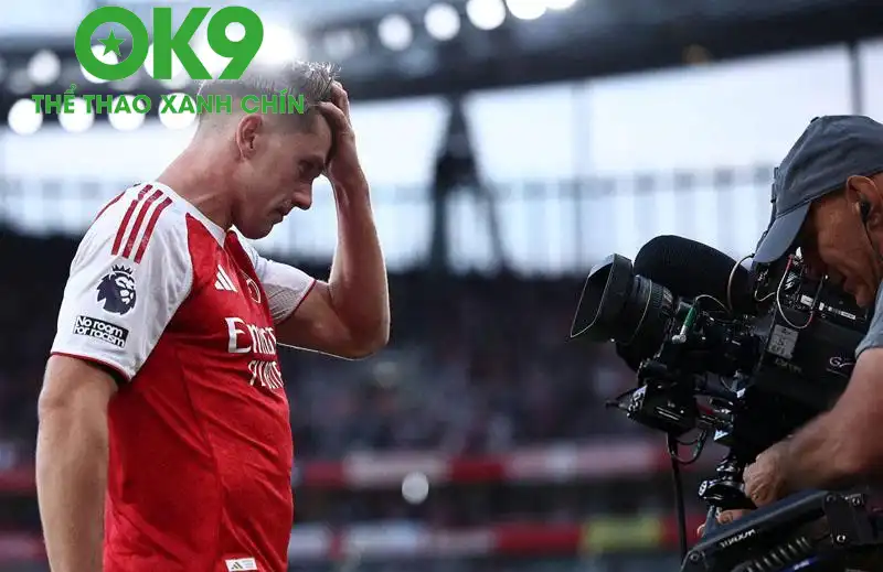 Ghi bàn và vuốt tóc thoải mái nhé Gyokeres - Ảnh: @TheAthleticFC Ghi bàn và vuốt tóc thoải mái nhé Gyokeres - Ảnh: @TheAthleticFC