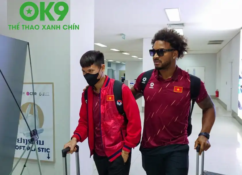 Đội tuyển Việt Nam đã đặt chân tới Viêng Chăn (Lào) ngày 15/11 Đội tuyển Việt Nam đã đặt chân tới Viêng Chăn (Lào) ngày 15/11